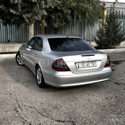 Mercedes E 270 2002, 250,000 km - 2.7 l - Bakı