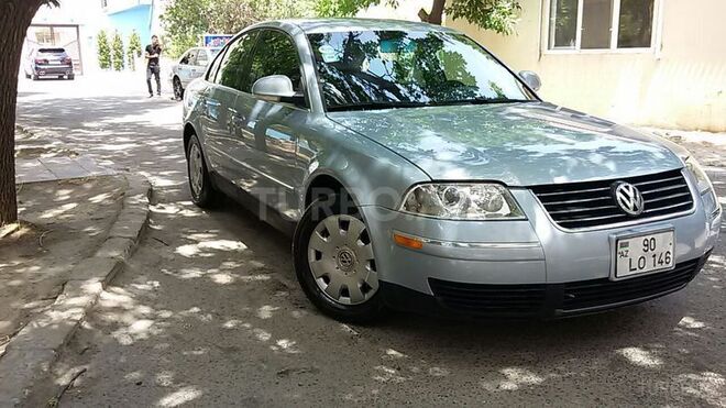 Volkswagen Passat 2004, 230,000 km - 1.8 l - Bakı