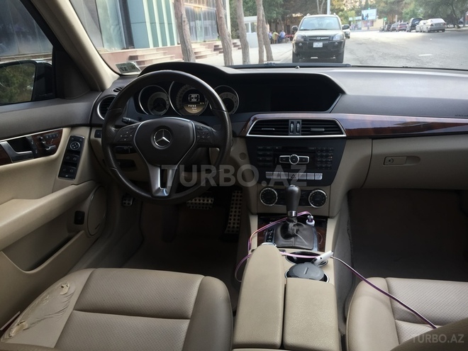 Mercedes C 300 2012, 45,000 km - 3.0 l - Bakı