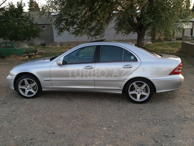Mercedes C 240 2001, 286,000 km - 2.6 l - Bakı