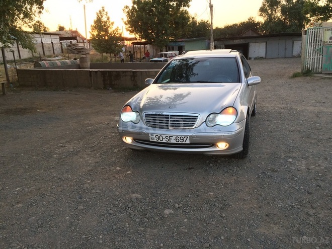 Mercedes C 240 2001, 286,000 km - 2.6 l - Bakı