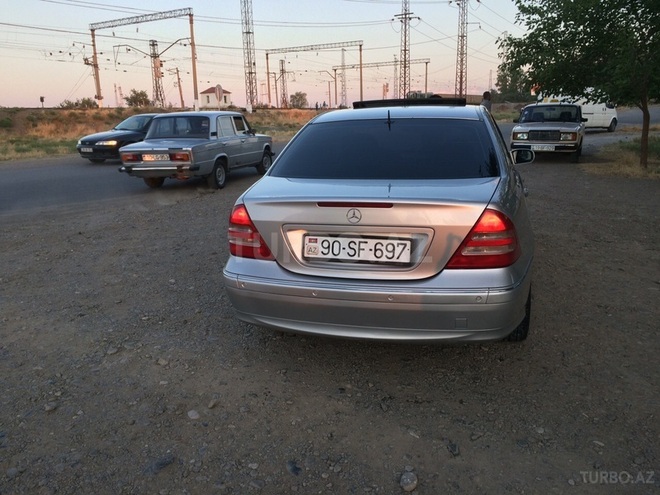 Mercedes C 240 2001, 286,000 km - 2.6 l - Bakı
