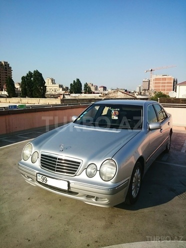Mercedes E 220 2001, 184,000 km - 2.2 l - Bakı
