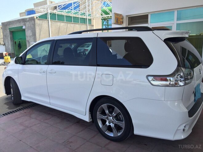 Toyota Sienna 2011, 16,598 km - 3.5 l - Bakı