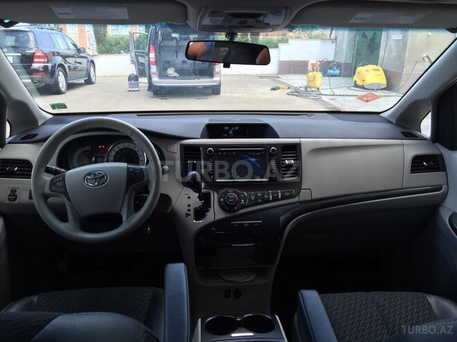 Toyota Sienna 2011, 16,598 km - 3.5 l - Bakı
