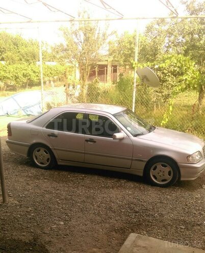 Mercedes C 220 2000, 232,000 km - 2.2 л - Bakı