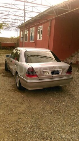 Mercedes C 220 2000, 232,000 km - 2.2 л - Bakı