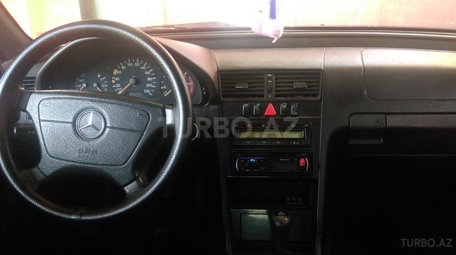 Mercedes C 220 2000, 232,000 km - 2.2 л - Bakı