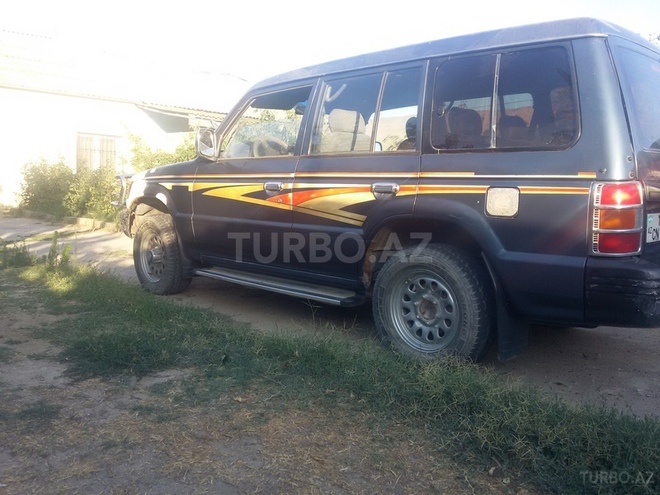 Mitsubishi Pajero 1994, 420,000 km - 3.0 l - Bakı