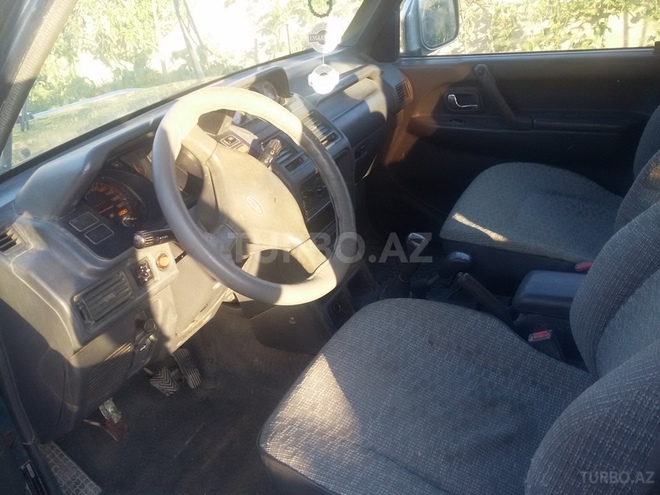 Mitsubishi Pajero 1994, 420,000 km - 3.0 l - Bakı