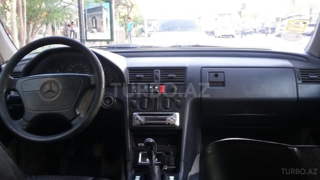 Mercedes C 180 1993, 320,000 km - 1.8 l - Bakı