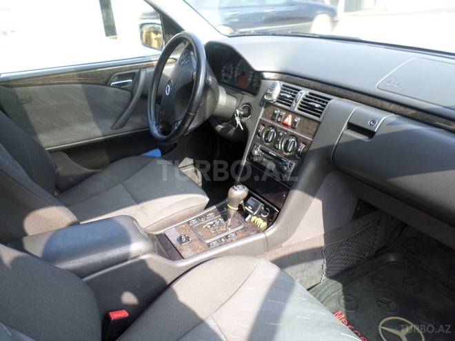 Mercedes E 270 2000, 187,000 km - 2.7 l - Lənkəran