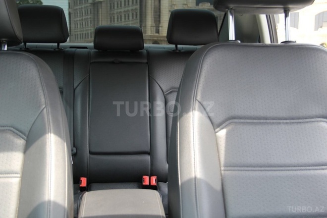 Volkswagen Passat 2012, 85,000 km - 2.5 l - Bakı