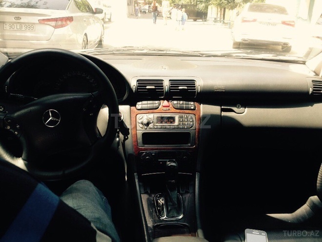 Mercedes C 240 2001, 253,000 km - 2.6 l - Bakı