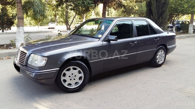 Mercedes E 200 1995, 247,000 km - 2.0 l - Bakı