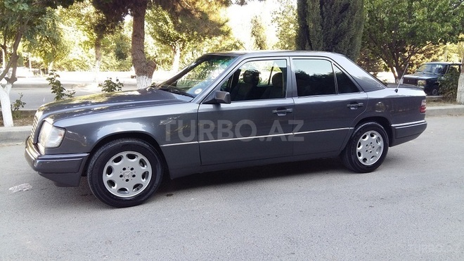 Mercedes E 200 1995, 247,000 km - 2.0 l - Bakı
