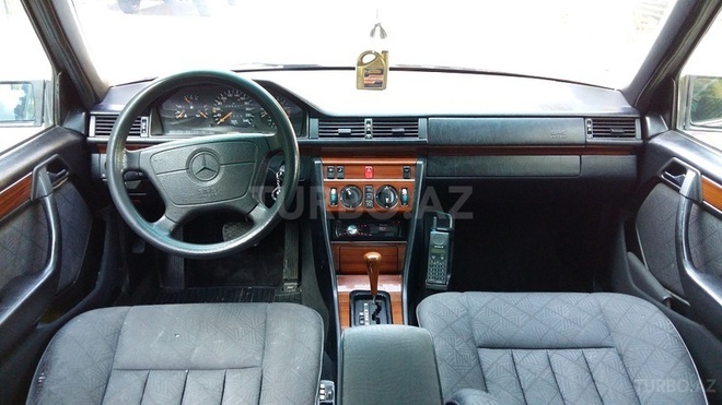 Mercedes E 200 1995, 247,000 km - 2.0 l - Bakı