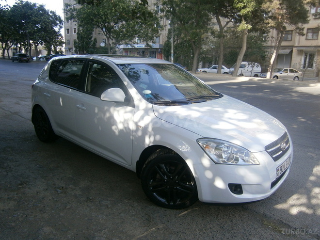 Kia Ceed 2010, 100,000 km - 2.0 l - Bakı
