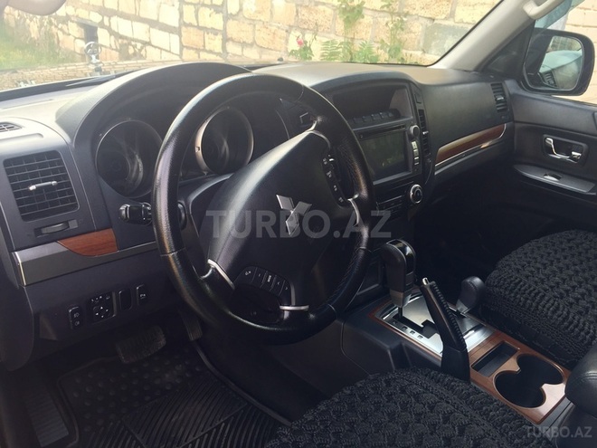 Mitsubishi Pajero 2008, 90,000 km - 3.0 l - Bakı