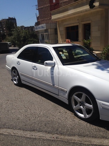 Mercedes E 240 2000, 170,000 km - 0.3 l - Bakı