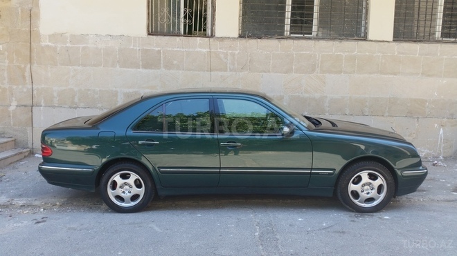 Mercedes E 220 2000, 247,000 km - 2.2 l - Bakı
