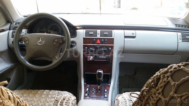 Mercedes E 220 2000, 247,000 km - 2.2 l - Bakı