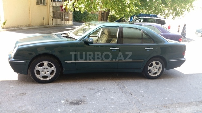 Mercedes E 220 2000, 247,000 km - 2.2 l - Bakı