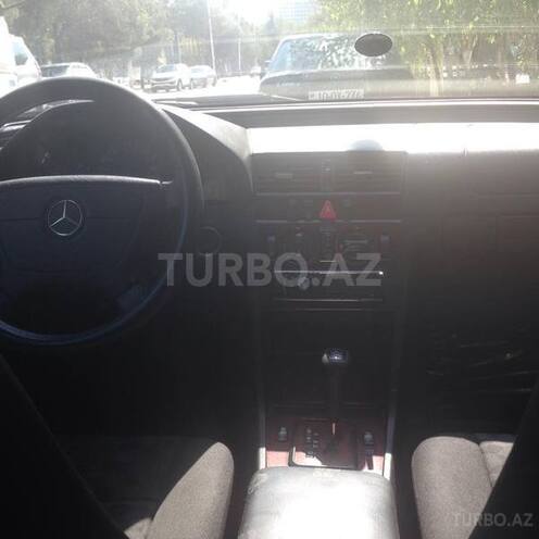 Mercedes C 220 1999, 298,000 km - 2.2 l - Bakı