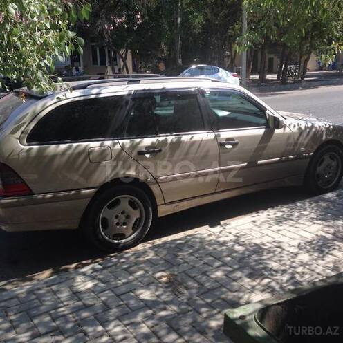 Mercedes C 220 1999, 298,000 km - 2.2 l - Bakı