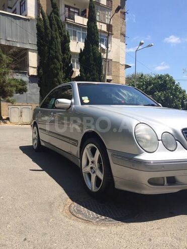 Mercedes E 240 2000, 198,000 km - 1.7 л - Bakı