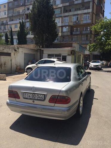 Mercedes E 240 2000, 198,000 km - 1.7 л - Bakı
