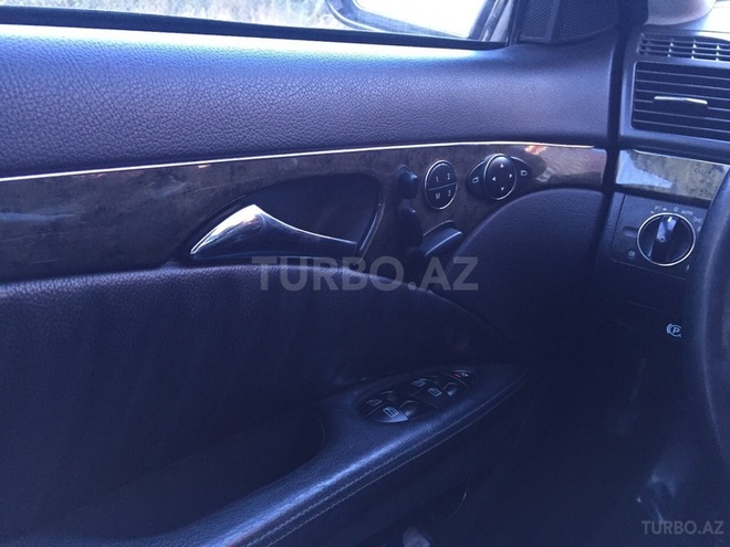 Mercedes E 320 2004, 220,022 km - 3.2 l - Bakı