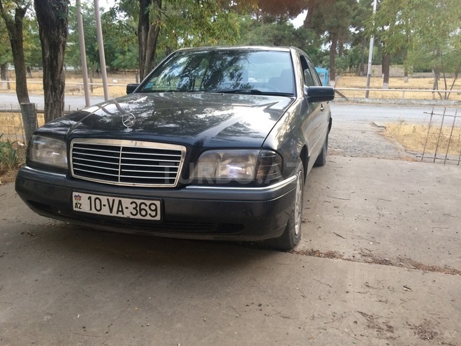 Mercedes C 180 1995, 298,000 km - 1.8 l - Bakı