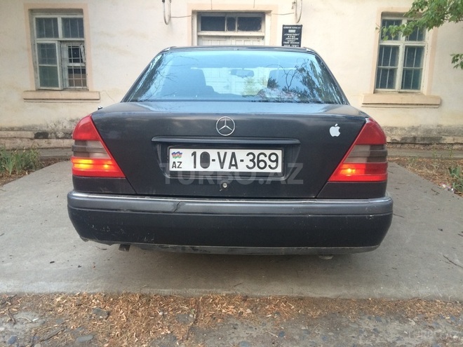 Mercedes C 180 1995, 298,000 km - 1.8 l - Bakı