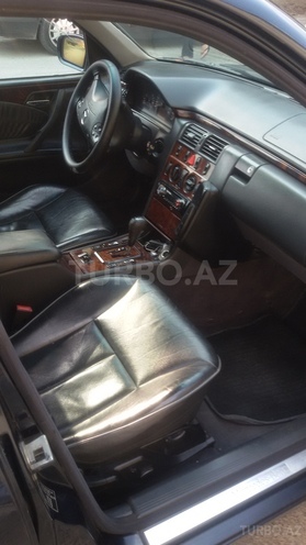 Mercedes E 240 2000, 237,000 km - 2.6 l - Bakı