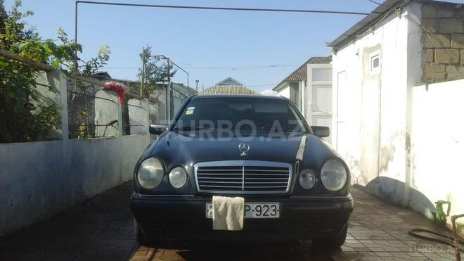 Mercedes E 230 1997, 198,000 km - 2.3 l - Bakı