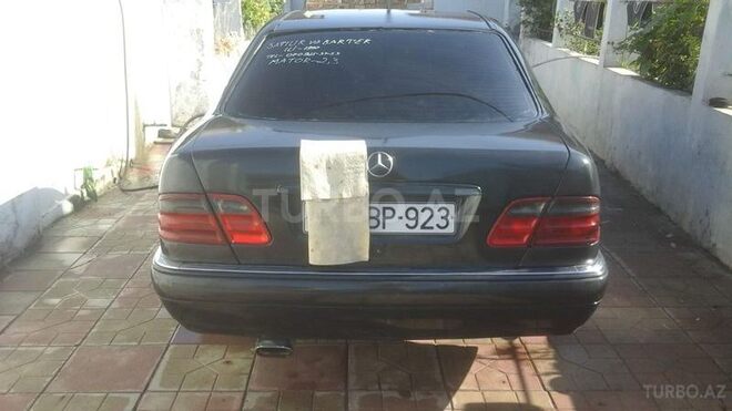 Mercedes E 230 1997, 198,000 km - 2.3 l - Bakı