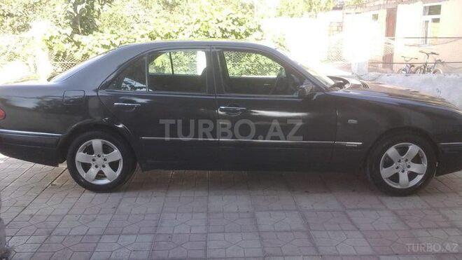 Mercedes E 230 1997, 198,000 km - 2.3 l - Bakı