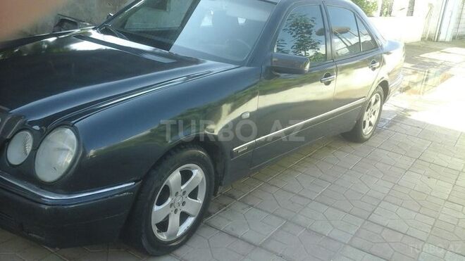 Mercedes E 230 1997, 198,000 km - 2.3 l - Bakı