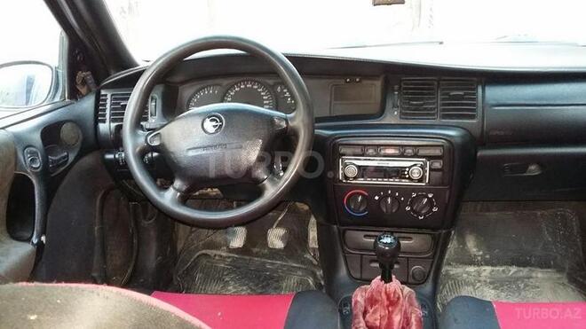 Opel Vectra 1996, 288,800 km - 1.6 l - Bakı