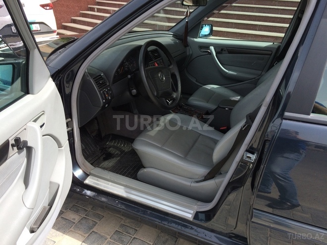 Mercedes C 200 1999, 125,000 km - 2.0 l - Bakı