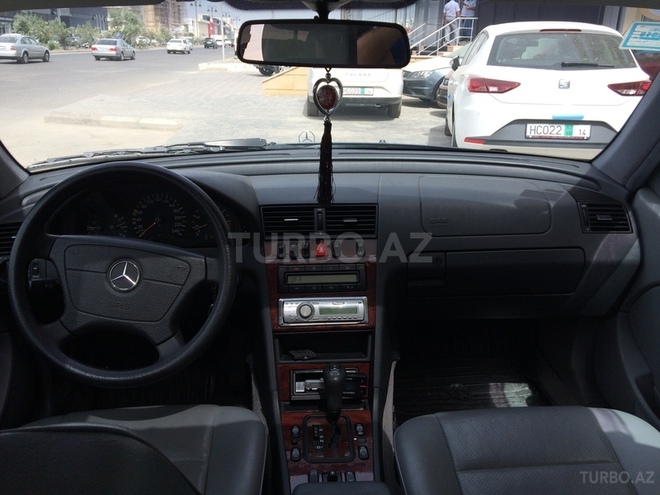 Mercedes C 200 1999, 125,000 km - 2.0 l - Bakı