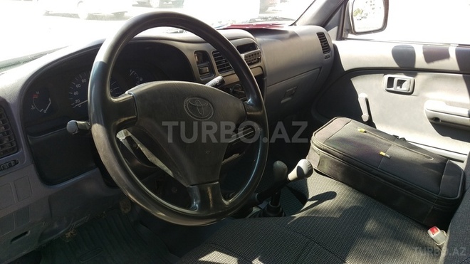Toyota Hilux 2001, 387,200 km - 2.8 l - Bakı