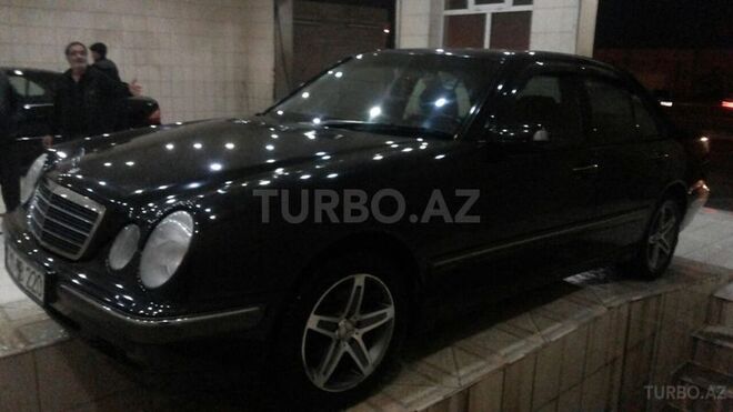 Mercedes E 220 1999, 247,000 km - 2.2 l - Bakı