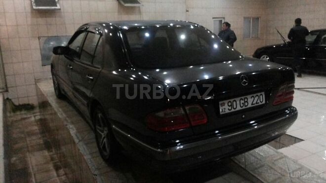 Mercedes E 220 1999, 247,000 km - 2.2 l - Bakı