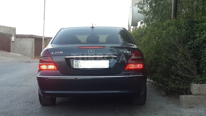 Mercedes E 220 2002, 186,000 km - 2.2 l - Bakı