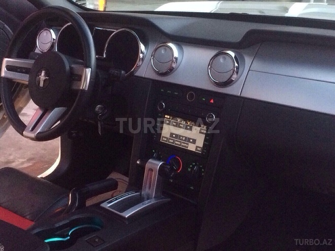 Ford Mustang 2009, 68,000 km - 4.0 l - Bakı