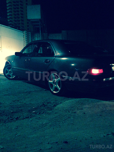 Mercedes E 230 1995, 180,000 km - 2.3 l - Bakı