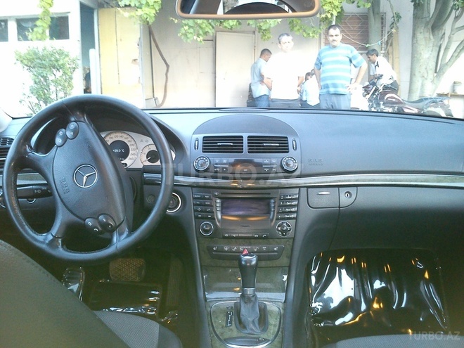 Mercedes E 220 2006, 300,000 km - 2.2 l - Bakı