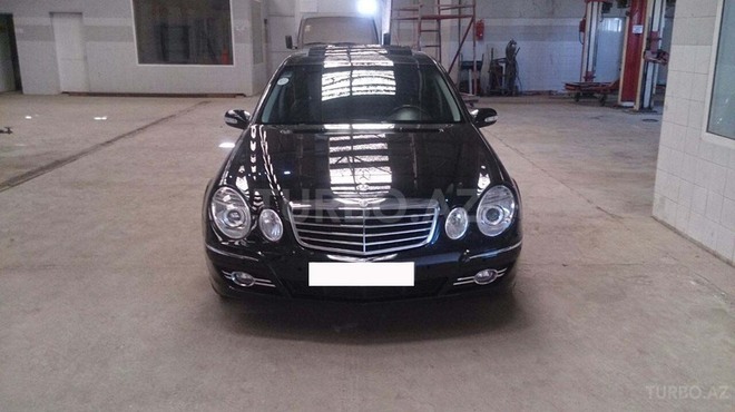 Mercedes E 320 2002, 215,300 km - 3.2 l - Bakı